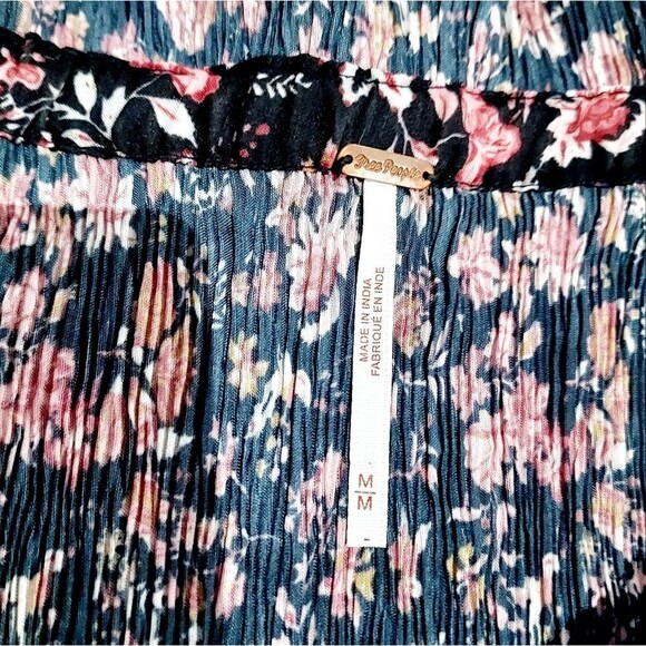 Free People Pretty Petal Bodysuit size M - Picture 6 of 11